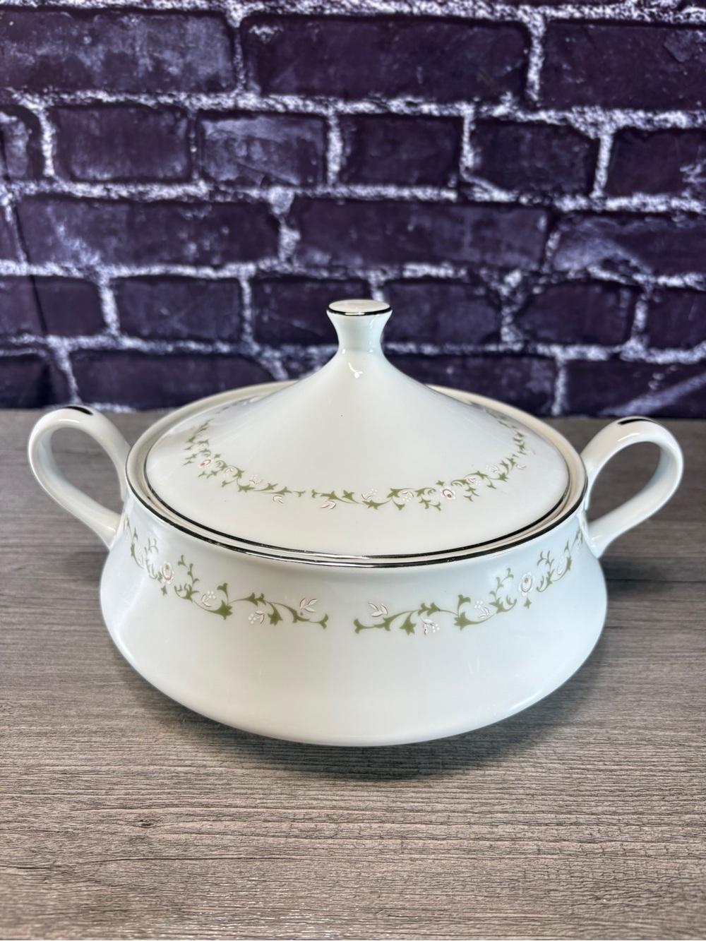 Fine China Elegance Soup Tureen Covered Casserole Dish